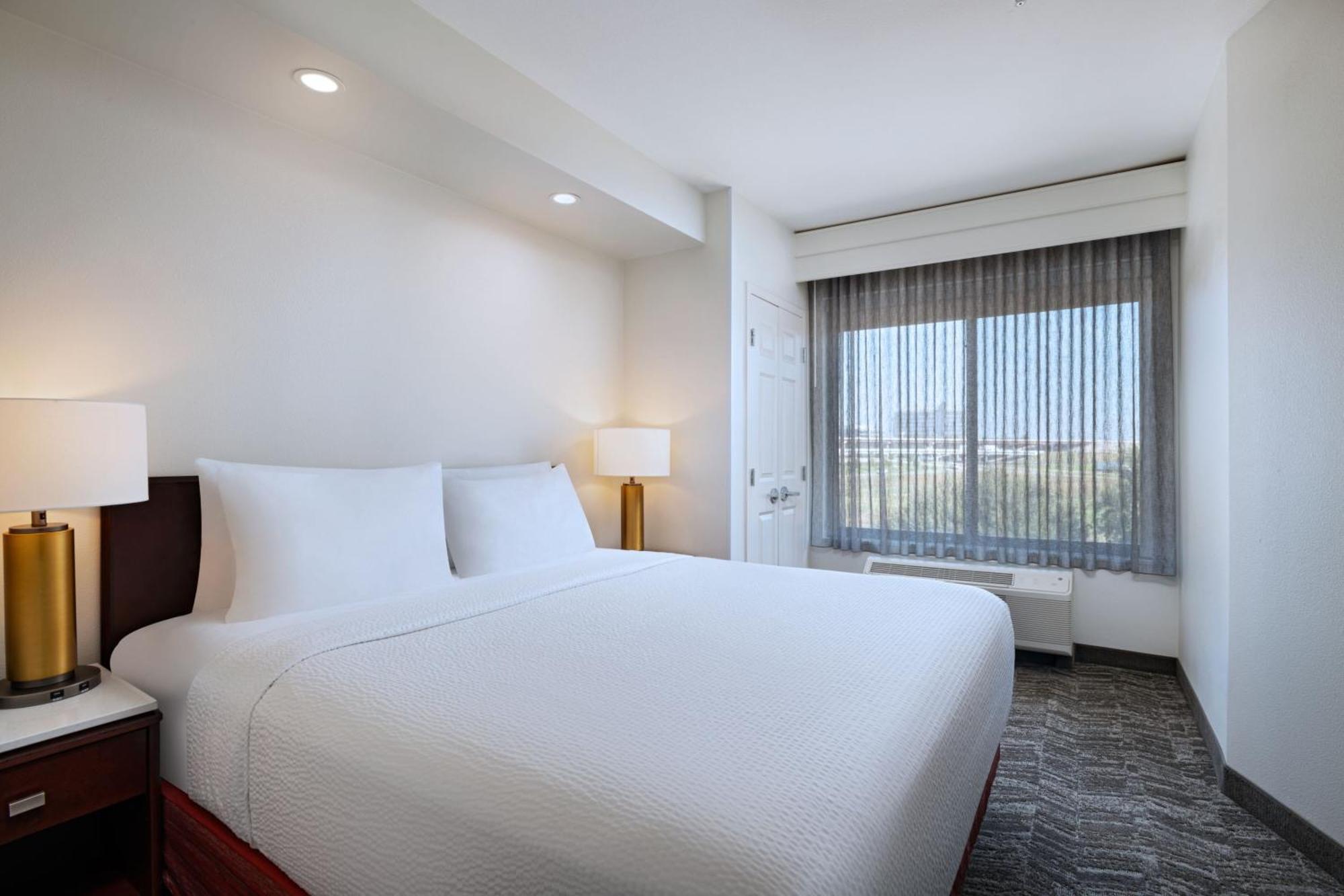 Springhill Suites By Marriott Dallas Dfw Airport East Las Colinas Ървинг Екстериор снимка